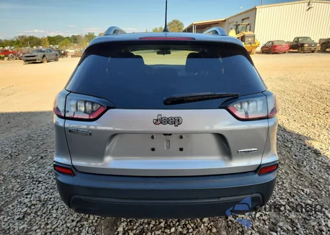 2019 Jeep Cherokee Latitude z USA, uszkodzony, nr VIN 1C4PJLCB8KD358565
